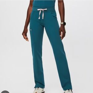 FIGS Women's Kade Cargo Scrub Pants, size XL, Caribbean blue